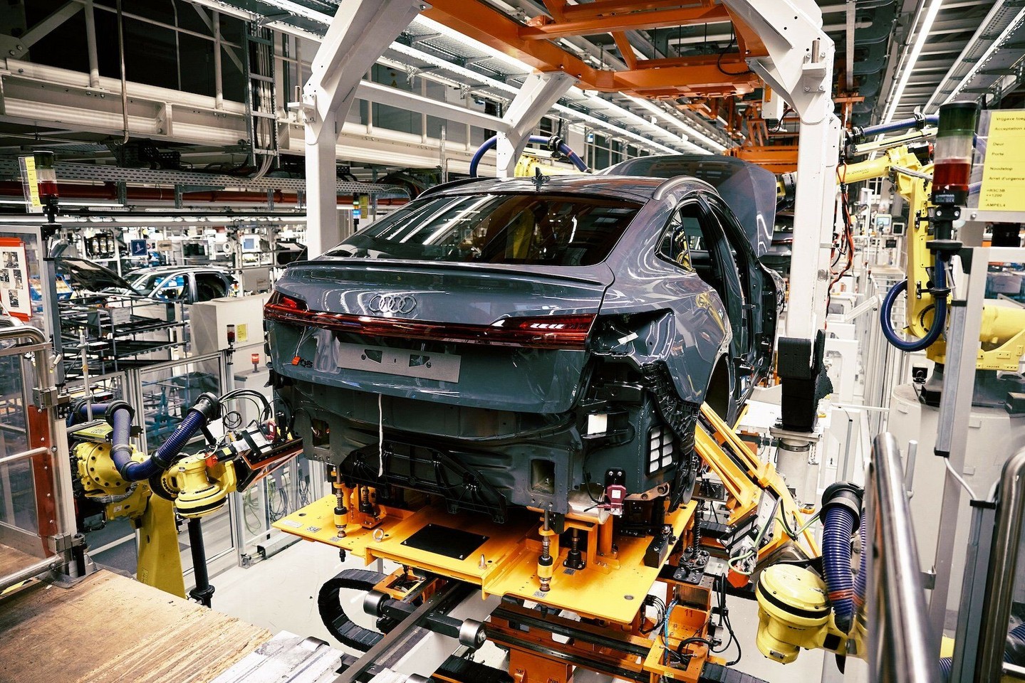 Audi ปิดสายการผลิต Q8 e-tron ที่บรัสเซลส์