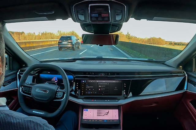 Stellantis เปิดตัว STLA AutoDrive ขับขี่อัตโนมัติระดับ 2 และ 2+