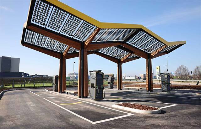 Fastned รุกตลาดอิตาลี ตั้งสถานีชาร์จแห่งแรก