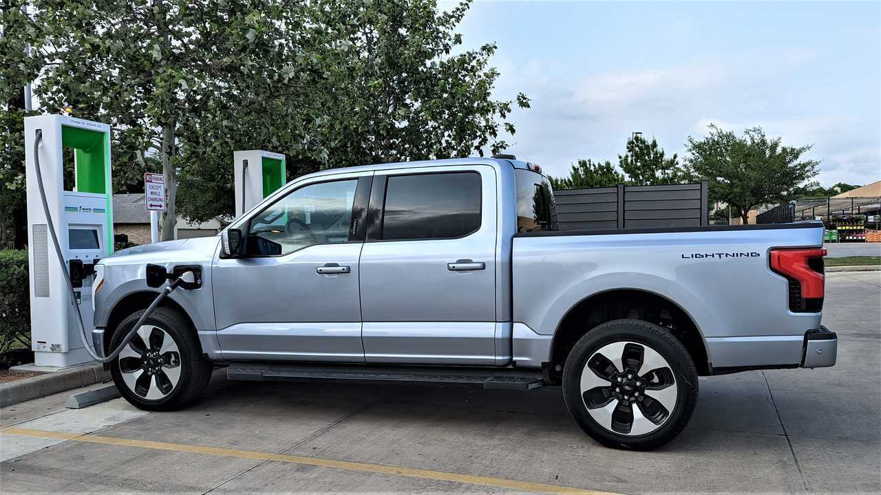 F-150 Lightning ชาร์จเร็วขึ้น