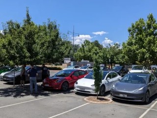 Tesla ออสเตรเลีย เปลี่ยนค่าชาร์จ Supercharger