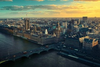 อังกฤษเก็บภาษีรถยนต์ไฟฟ้าราคาแพง